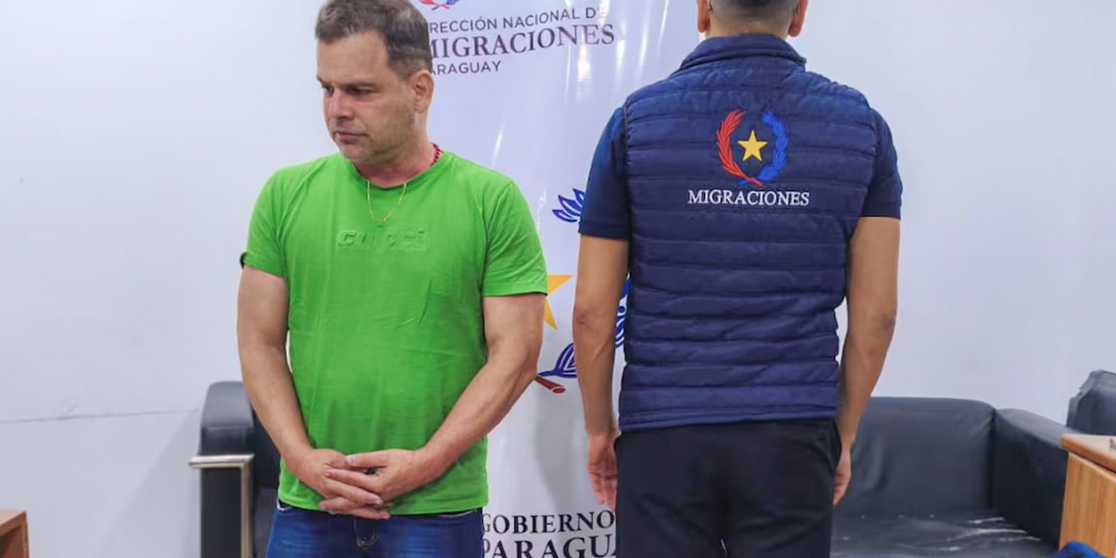 Polícia do Paraguai entrega Silvinei Vasques à PF Polícia do Paraguai entrega Silvinei Vasques à PF