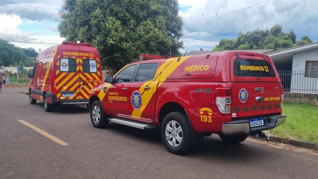 Jovem quebra o braço em acidente no Santa Felicidade; Socorristas e médico são acionados