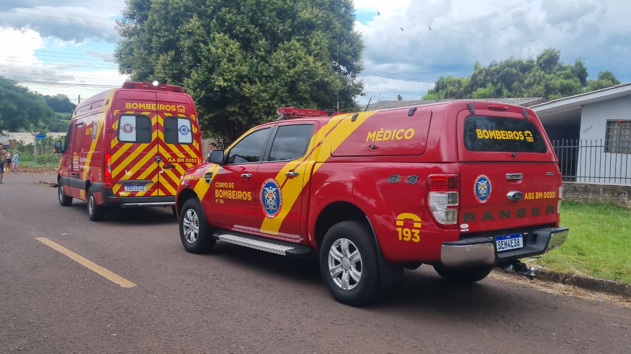 Jovem quebra o braço em acidente no Santa Felicidade; Socorristas e médico são acionados