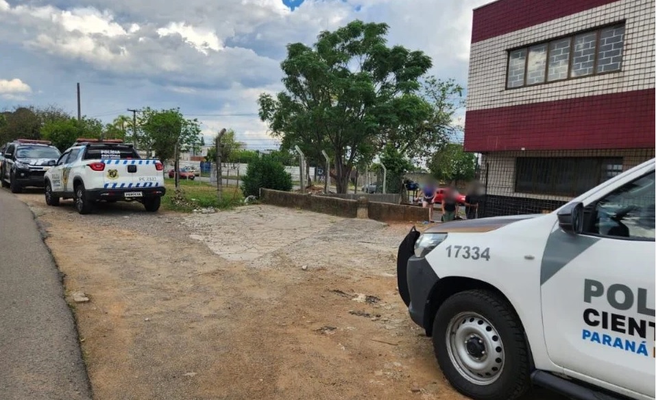 Homem é encontrado morto a facadas no Paraná