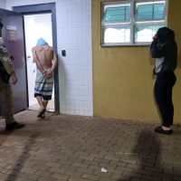 Imagem referente a Homem e mulher são detidos após roubo de celular em Cascavel