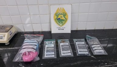 Imagem referente a Dupla de traficantes em fuga arremessa drogas no pátio vizinho, é presa pela PM e encaminhada para a 15ª SDP de Cascavel