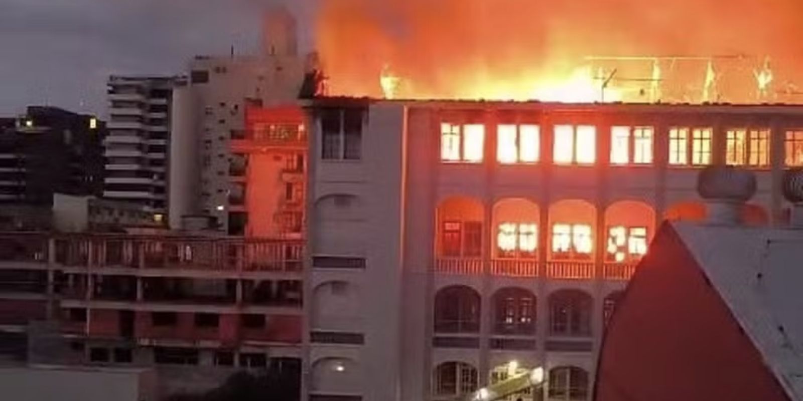 Colégio Marista, em Santa Maria (RS), é atingido por incêndio Colégio Marista, em Santa Maria (RS), é atingido por incêndio