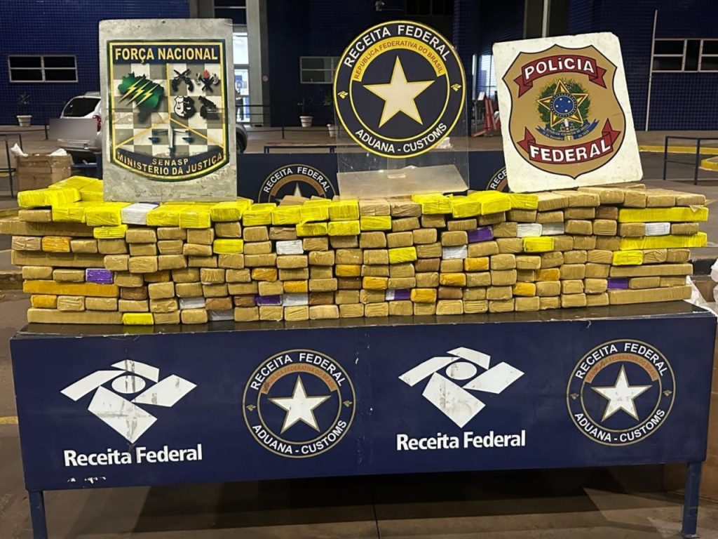 Receita Federal apreende 253,9 kg de maconha na Ponte da Amizade
