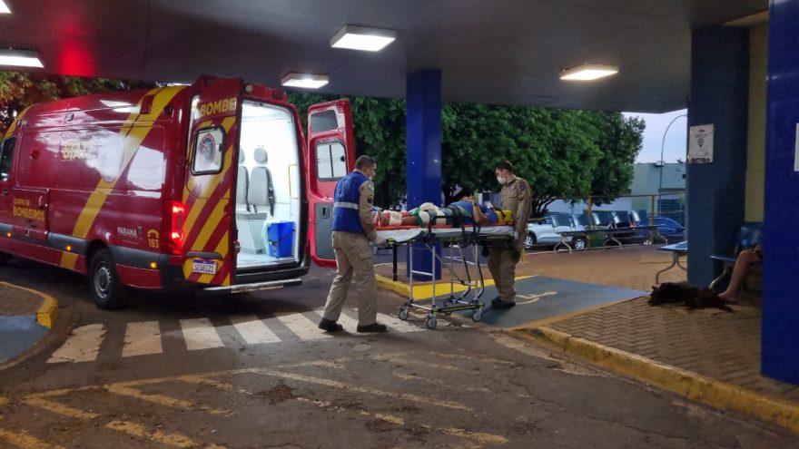 Motociclista quebra a perna ao cair de moto na PR-180, em Rio do Salto
