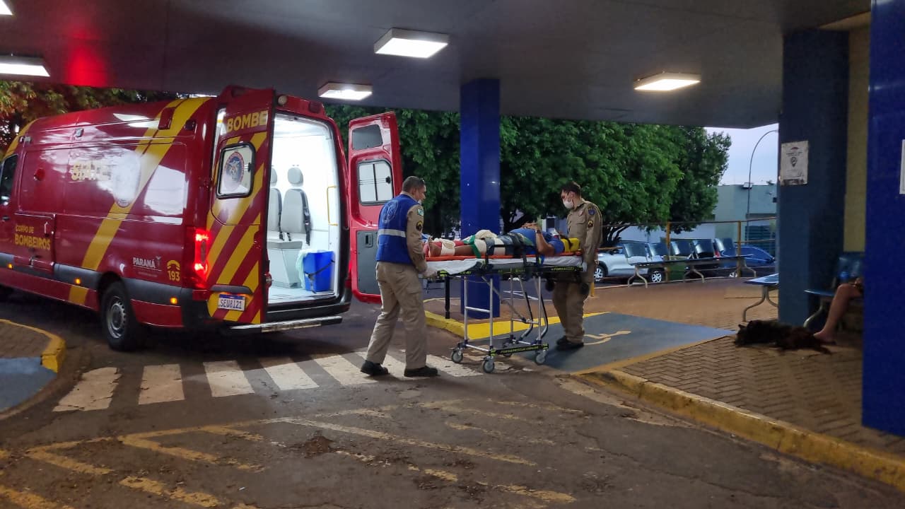 Motociclista quebra a perna ao cair de moto na PR-180, em Rio do Salto