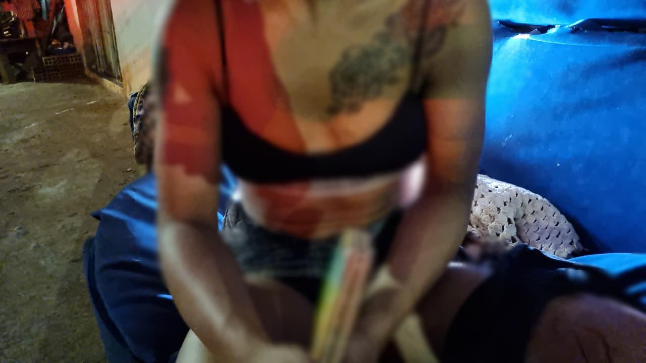 Jovem ferida em ataque dentro de residência conta o que aconteceu