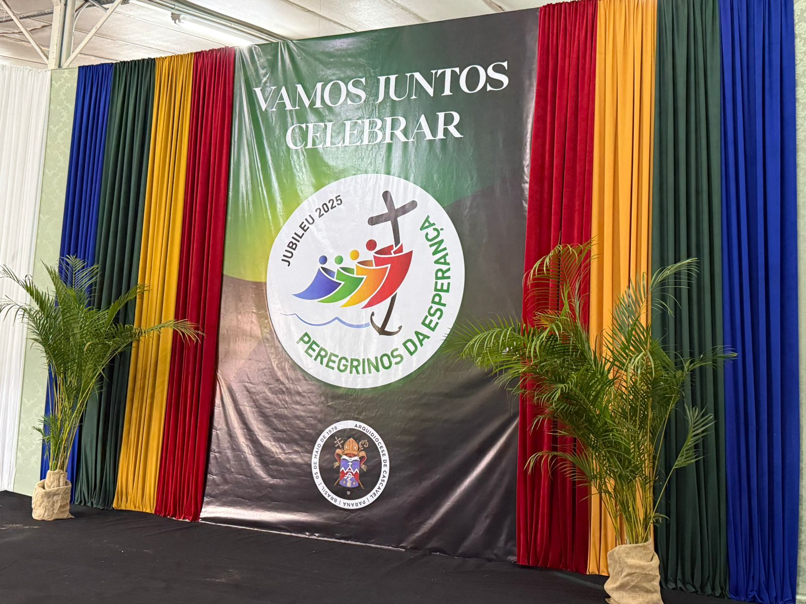 Encerramento do Ano Jubilar reúne fiéis no Centro de Convenções de Cascavel
