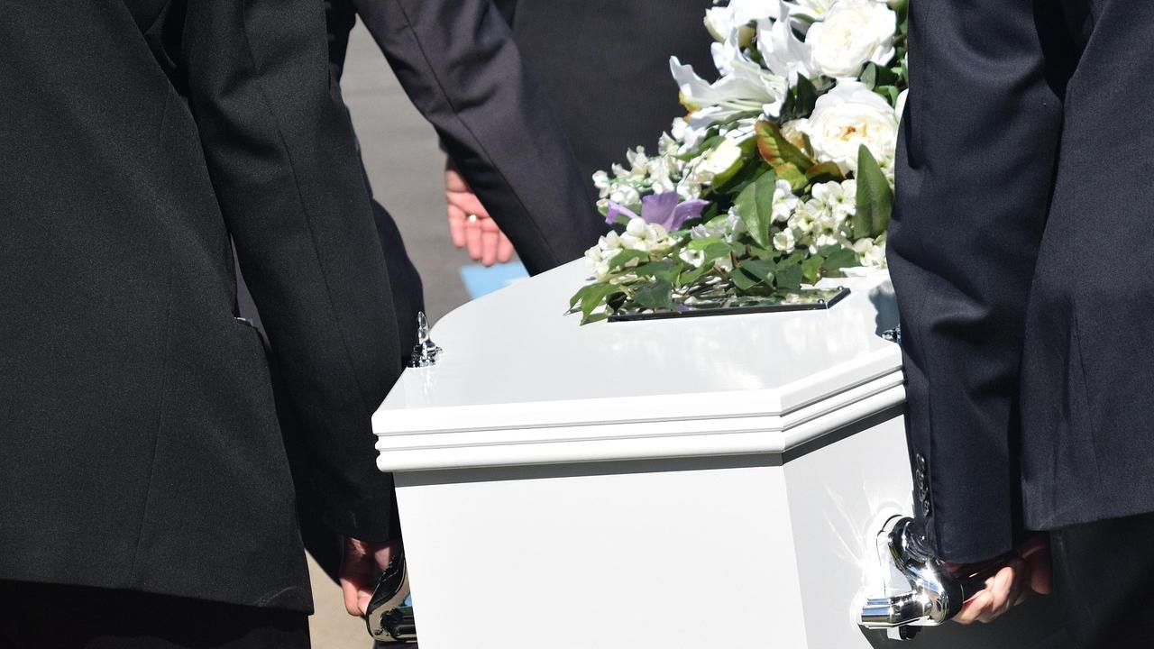Velório vira caso de polícia após familiares descobrirem fato chocante