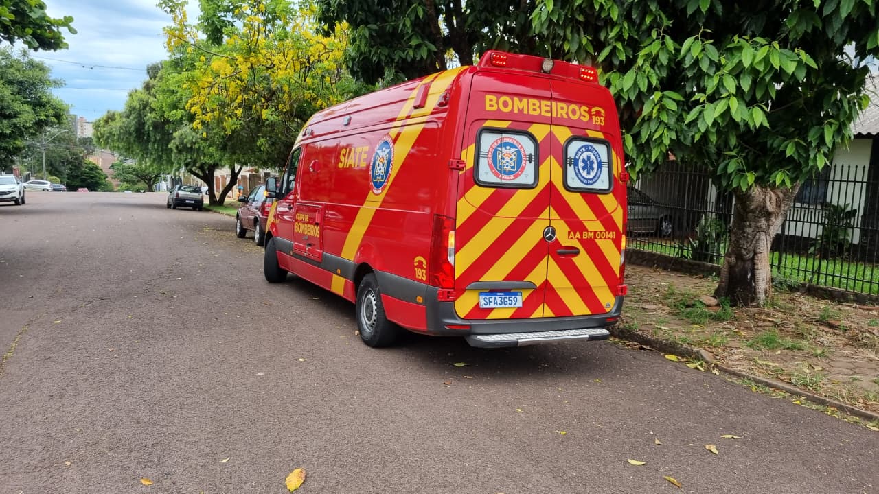 Idoso é encontrado caído na calçada na Rua Belém