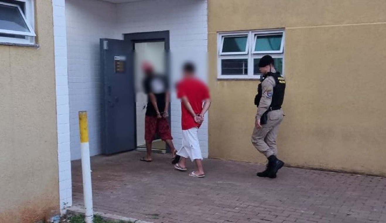 Adolescentes são apreendidos com maconha em parquinho na região central de Cascavel