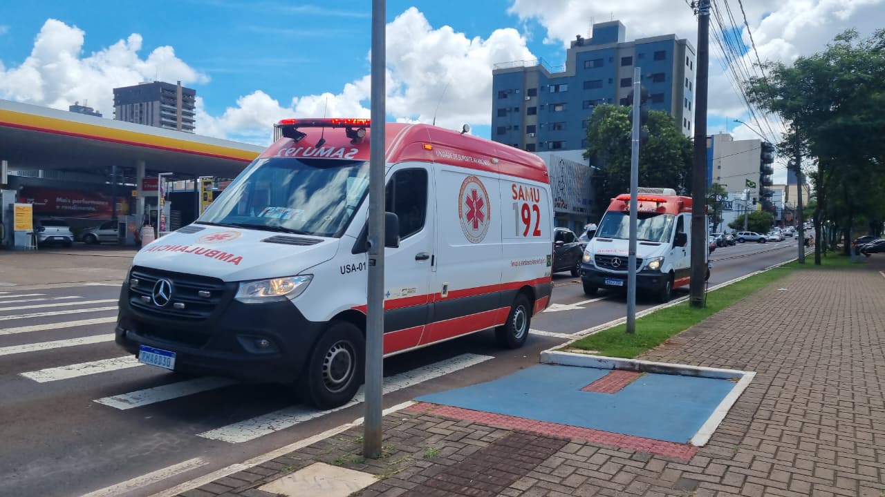 Socorristas realizam manobras por mais de 1 hora mas paciente morre a caminho do Hospital Universitário