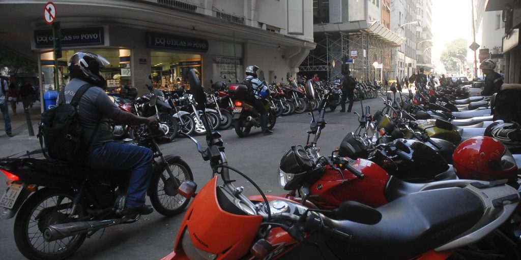 Paraná registra aumento de motos isentas de IPVA e crescimento nos emplacamentos em 2026