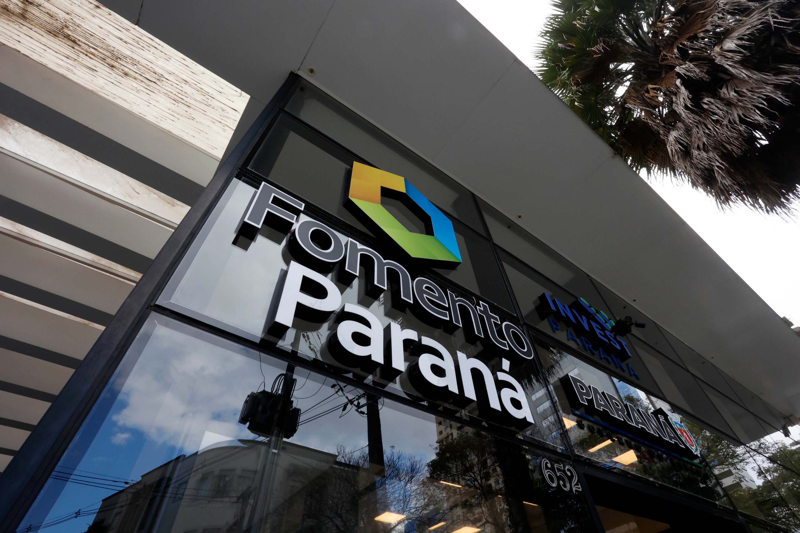 Governo do Estado reduz taxas de financiamentos para municípios do Paraná