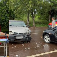 Imagem referente a Forte batida entre carros deixa vítima no Bairro Brasmadeira
