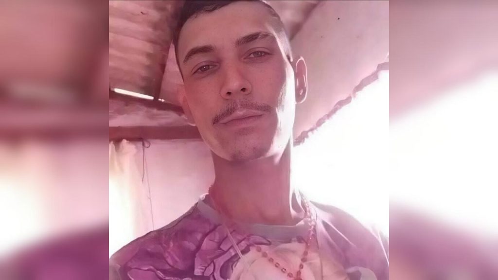 Fabiano Félix é executado com vários disparos na cabeça em plena a luz do dia Fabiano Félix é executado com vários disparos na cabeça em plena a luz do dia