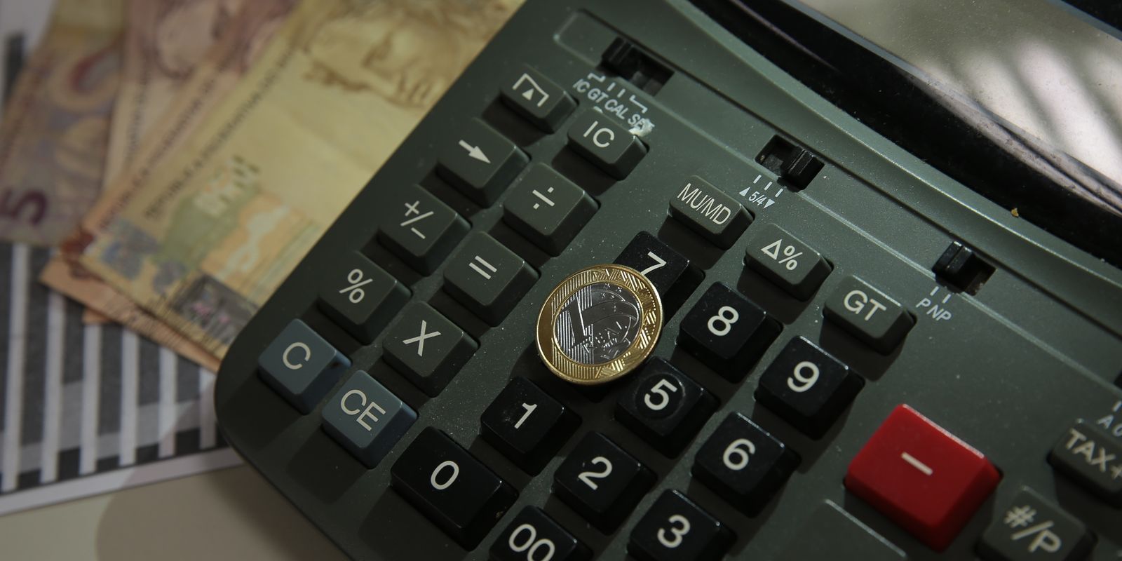 Estoque da dívida pública federal chega a R$ 8,48 trilhões em novembro Estoque da dívida pública federal chega a R$ 8,48 trilhões em novembro