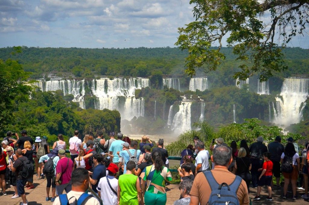 Veja quem foram os gringos que mais visitaram as Cataras do Iguaçu em 2025