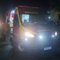 Imagem referente a Motociclista fica ferido após Honda Factor deslizar em mancha de óleo no Santa Felicidade