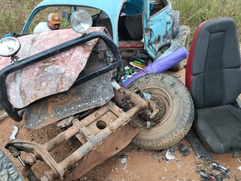 Batida violenta deixa sete feridos; Passageiro é reanimado e levado de helicóptero ao hospital