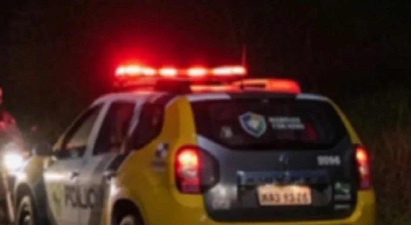 Motociclistas atiram na polícia, abandonam moto e somem na mata em Rosário do Ivaí