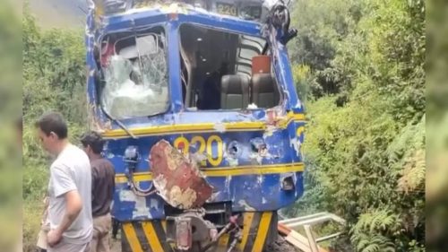 Tragédia nos trilhos: colisão entre trens turísticos deixa mortos e feridos Imagem referente a Tragédia nos trilhos: colisão entre trens turísticos deixa mortos e feridos