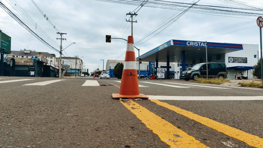 Semáforos estão inoperantes no cruzamento das ruas Fortaleza e Francisco Bartinik