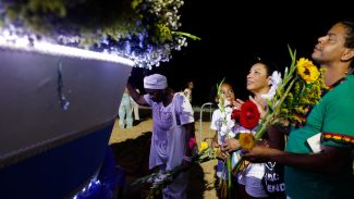 Umbanda faz culto à Iemanjá na véspera do réveillon no Rio