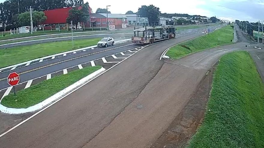 Câmera flagra como ocorreu acidente na BR-277, em Santa Tereza do Oeste