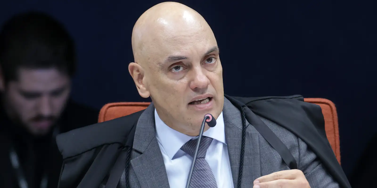 Moraes nega prisão domiciliar e mantém Bolsonaro preso na PF Moraes nega prisão domiciliar e mantém Bolsonaro preso na PF