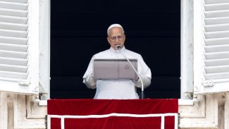 Papa pede paz entre nações “ensanguentadas por conflitos e miséria