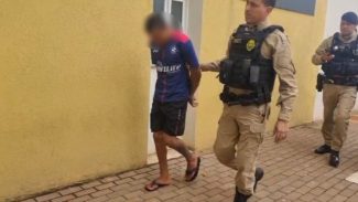 Jovem suspeito de assassinato brutal em Cascavel é levado à Delegacia Jovem suspeito de assassinato brutal em Cascavel é levado à Delegacia