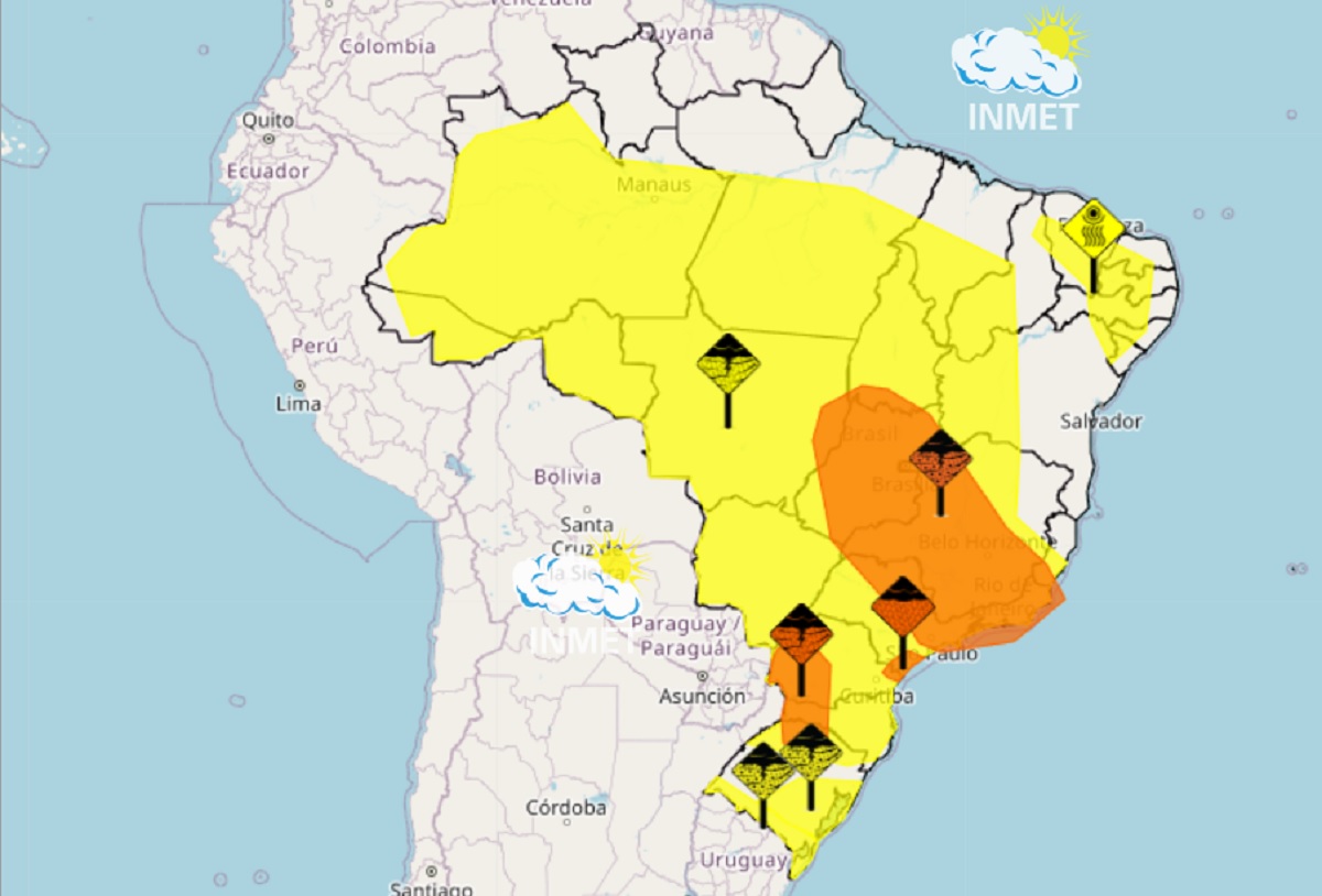Inmet tem alerta laranja para risco de tempestades na primeira noite de 2026 em Cascavel Inmet tem alerta laranja para risco de tempestades na primeira noite de 2026 em Cascavel