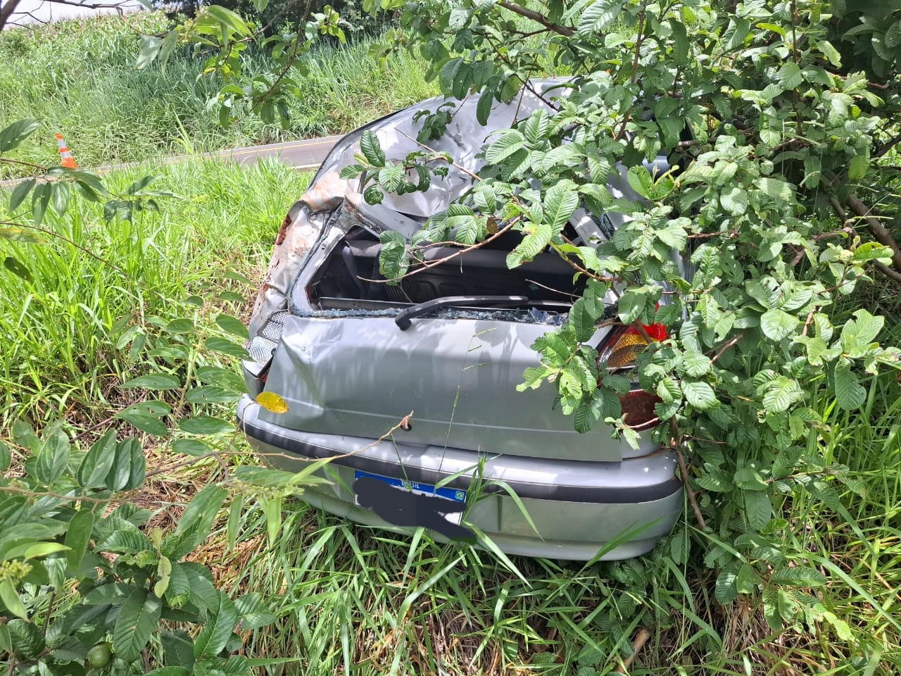 Conforme PRE de Cascavel, não há informações de como acidente ocorreu na PR-180; Motorista foi encontrado morto