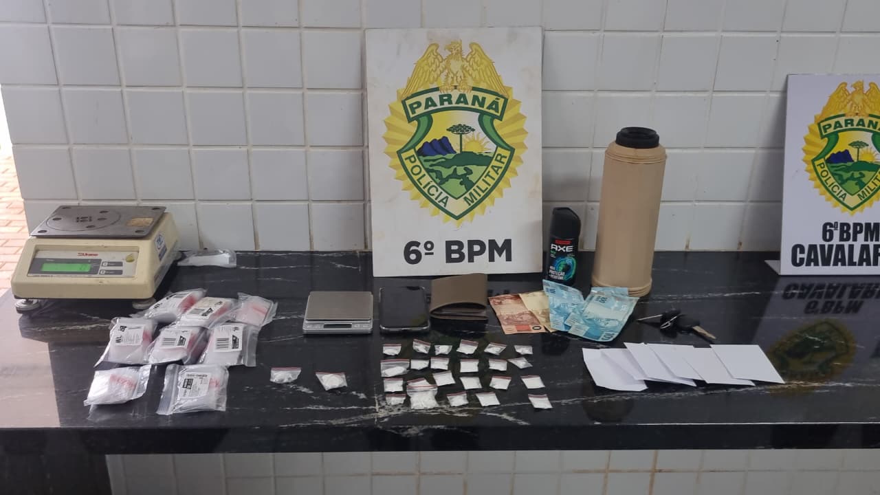 Após movimentação suspeita, jovem cai com cocaína escondida em desodorante Após movimentação suspeita, jovem cai com cocaína escondida em desodorante