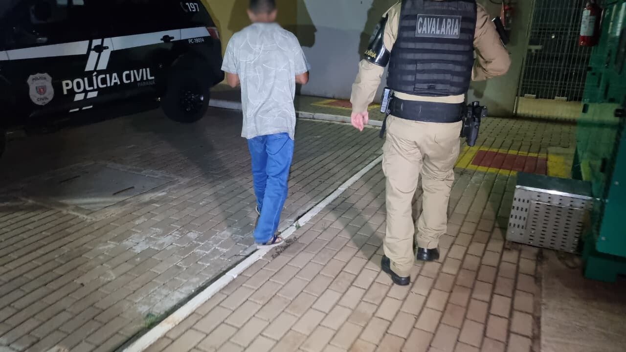 Homem é detido com droga e arma em ação da PM no São Cristóvão Homem é detido com droga e arma em ação da PM no São Cristóvão
