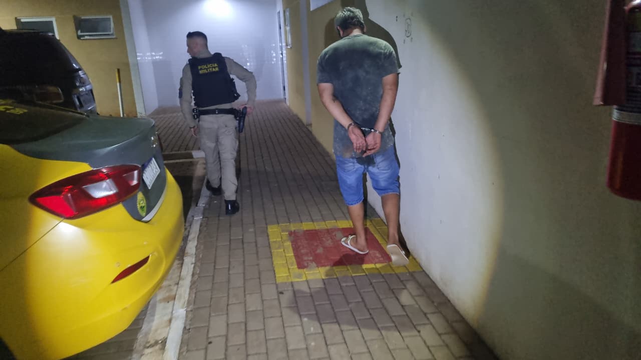Ladrão volta à cena do crime e acaba preso após furtar Campari em Cascavel Ladrão volta à cena do crime e acaba preso após furtar Campari em Cascavel