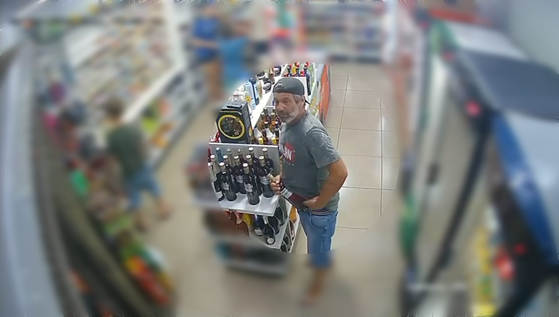 Campari e Uísque: Vídeo mostra comparsas furtando bebidas em conveniência de Cascavel Campari e Uísque: Vídeo mostra comparsas furtando bebidas em conveniência de Cascavel
