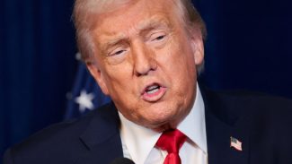 Trump diz que EUA vão administrar Venezuela até 