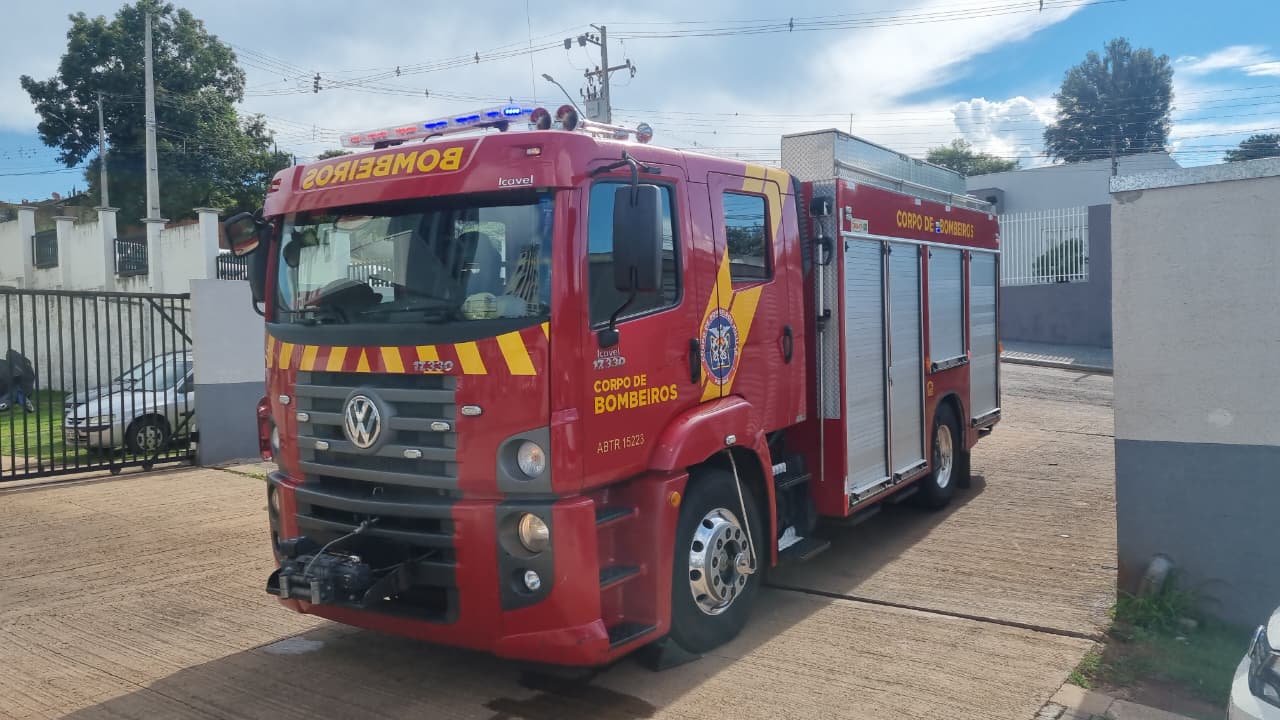 Homem é socorrido após bater a cabeça no bairro Universitário