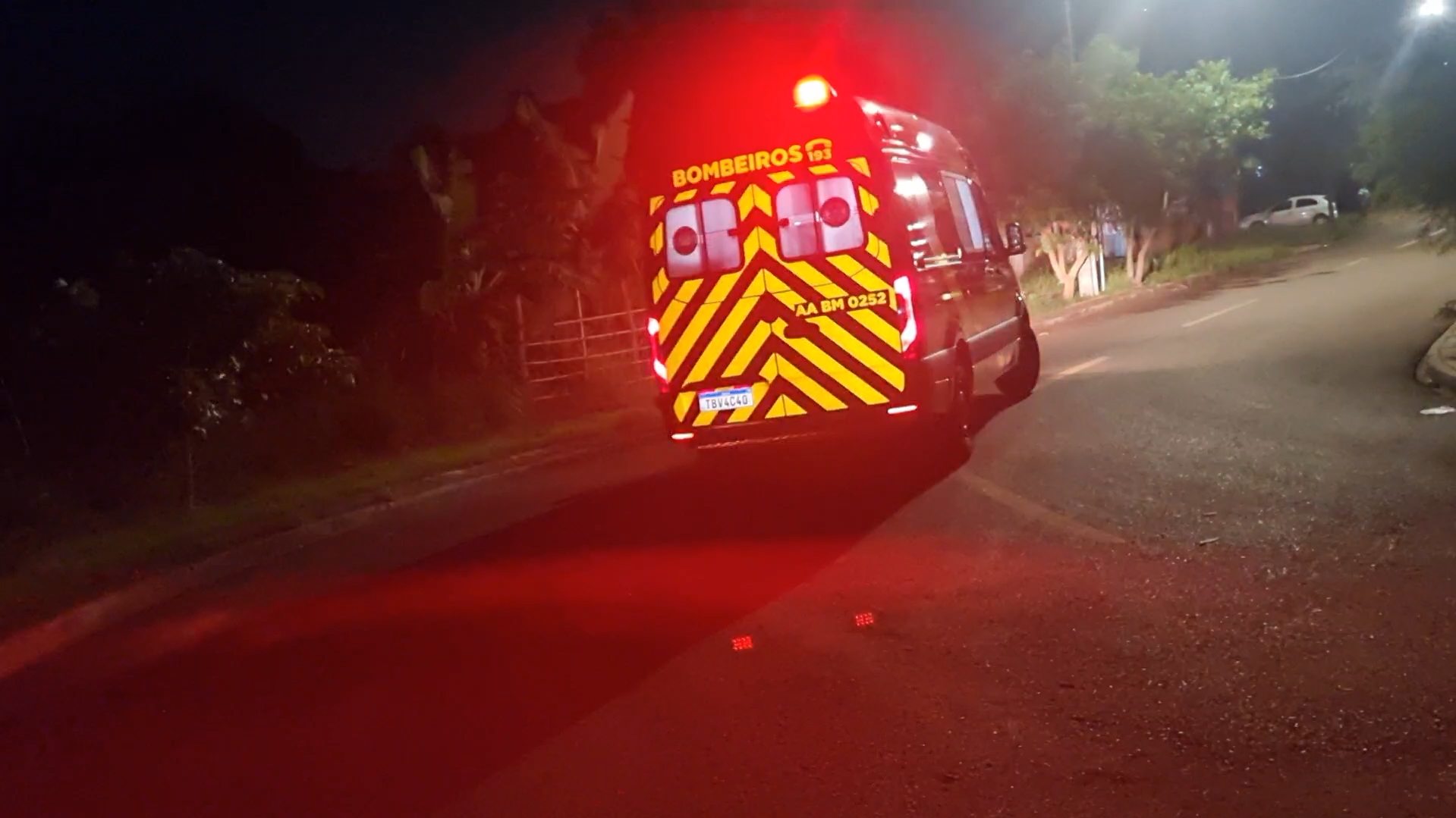 Mulher é socorrida pelo Siate após cair de bicicleta no Jardim Aclimação