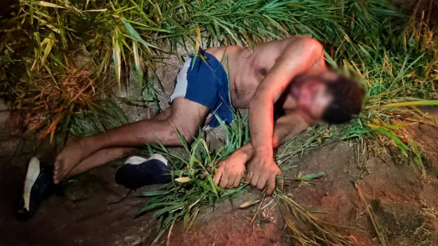 Ladrão é pego com a “mão na massa” e espancado por populares na marginal da PRc-467, em Cascavel