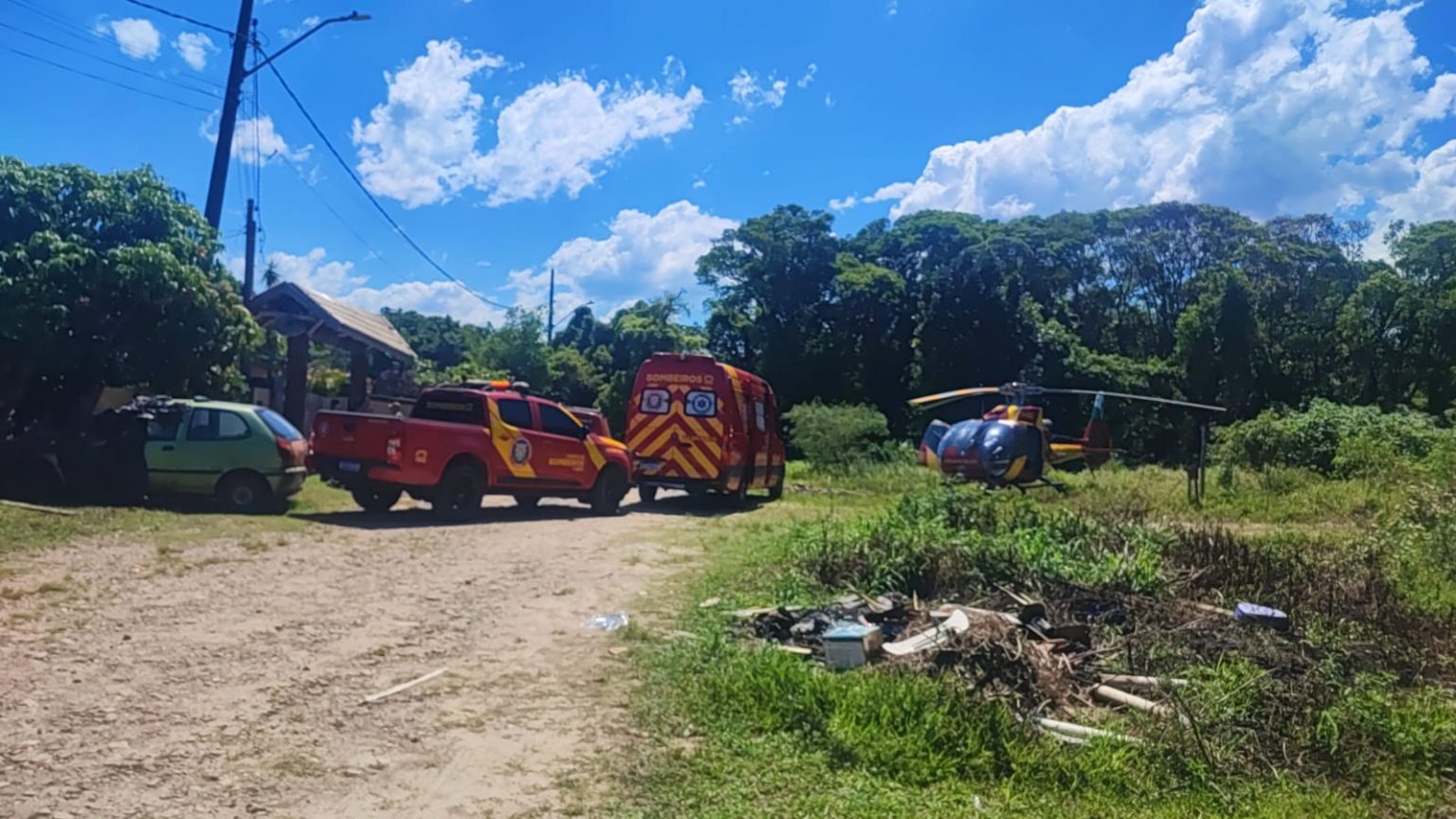 Criança de 3 anos luta pela vida após afogamento em piscina