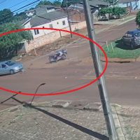 Imagem referente a Vídeo mostra como aconteceu colisão que deixou piloto gravemente ferido em Cascavel