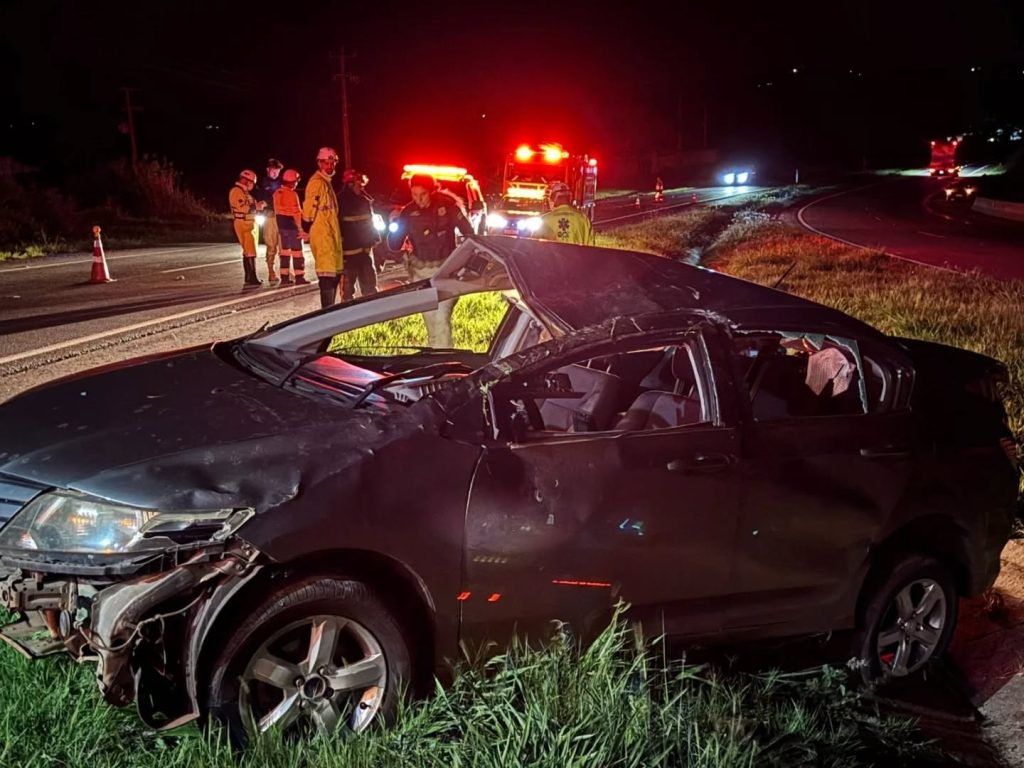 Homem morre e mulher fica ferida após grave acidente na BR-163 em Capitão Leônidas Marques