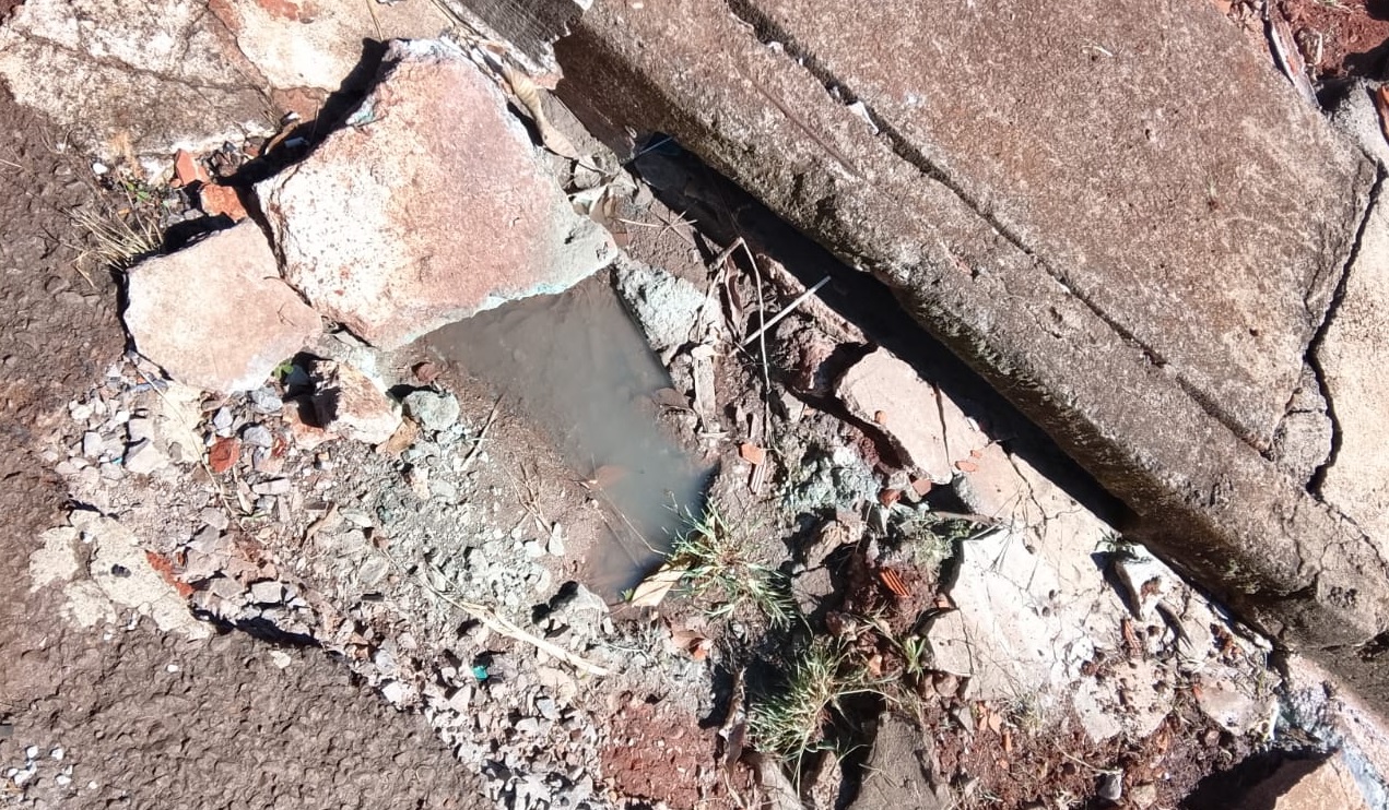 Boca de lobo quebrada gera preocupação entre os moradores do Melissa 2