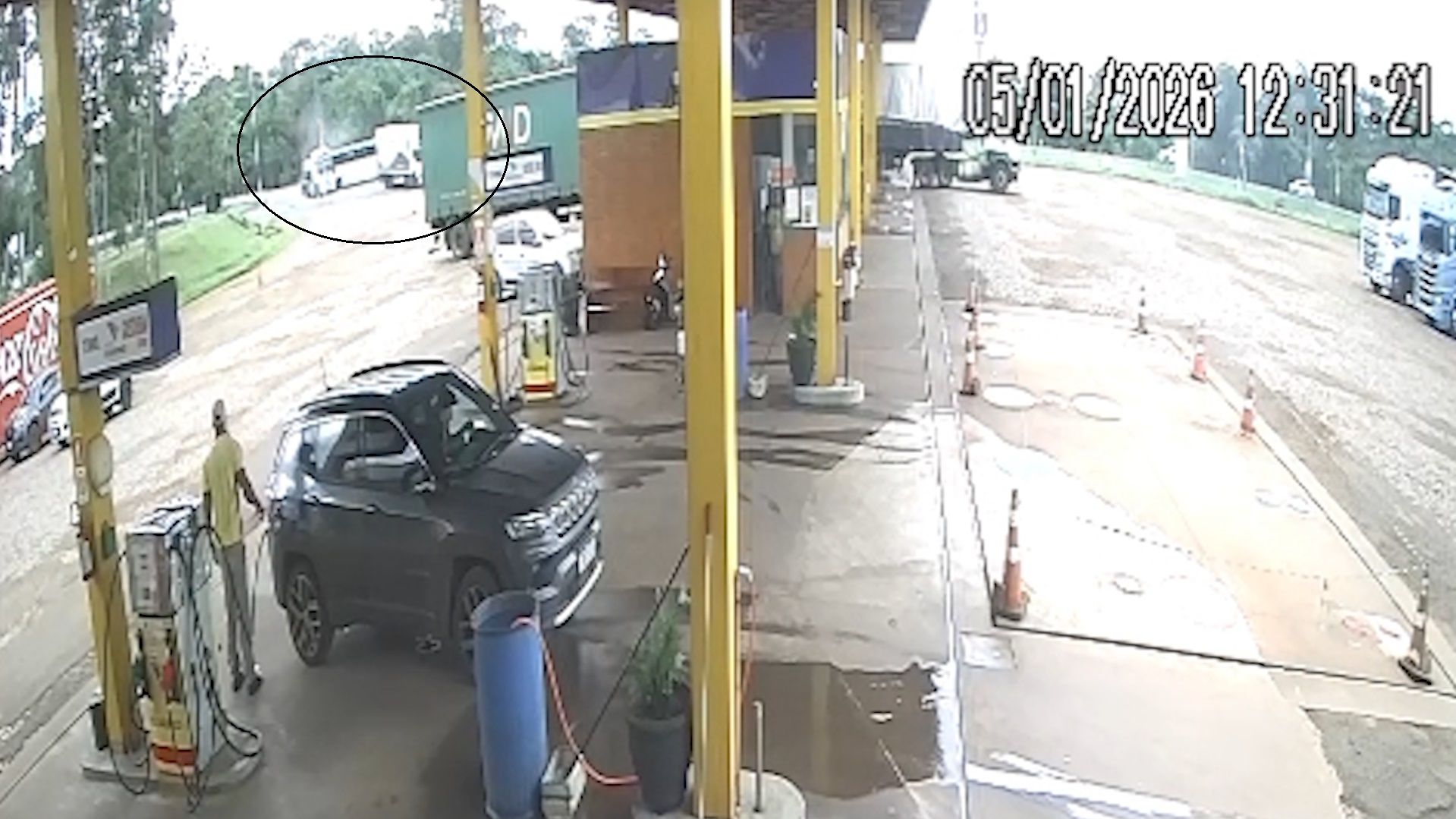 Veja como ocorreu acidente entre ônibus e caminhão na BR-277 Veja como ocorreu acidente entre ônibus e caminhão na BR-277