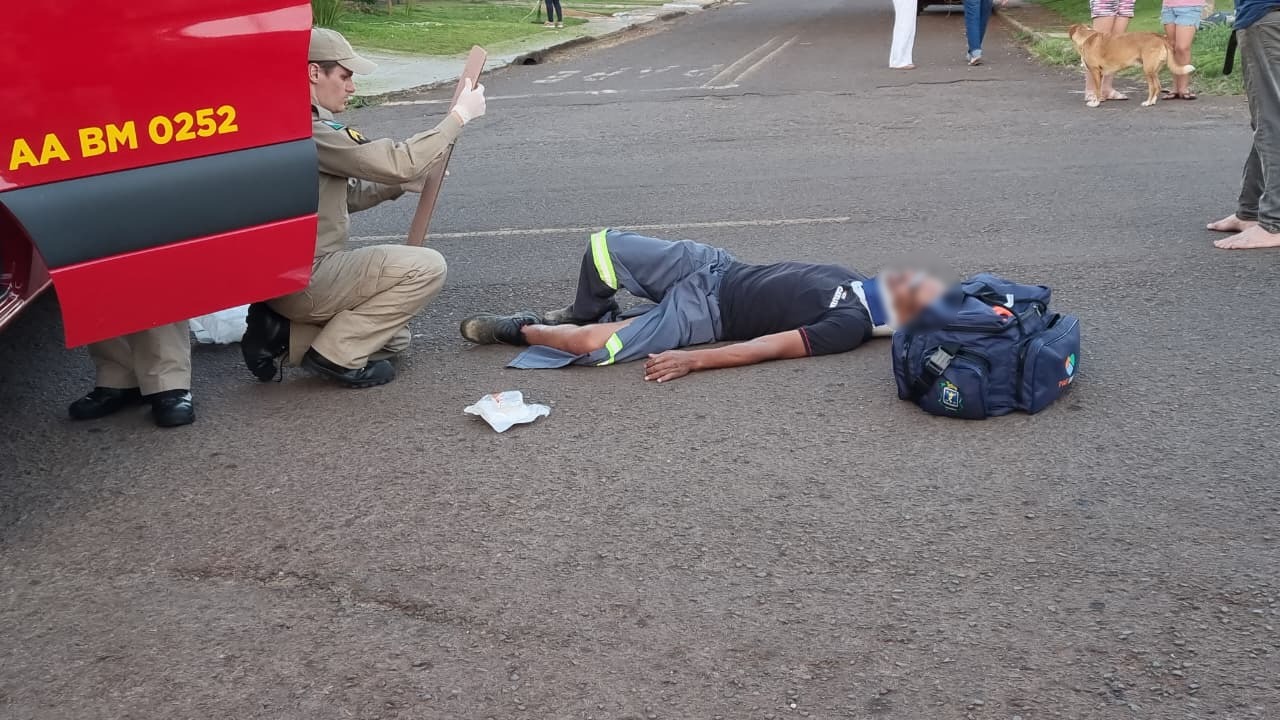 De patinete, homem sofre acidente no Santa Felicidade; Socorristas e médico do Siate são acionados