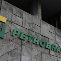 Petrobras assina acordo para produzir diesel S10 para a Vale Imagem referente a Petrobras assina acordo para produzir diesel S10 para a Vale