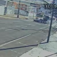 Câmera registra momento do acidente que vitimou Luís Paulo da Costa Imagem referente a Câmera registra momento do acidente que vitimou Luís Paulo da Costa